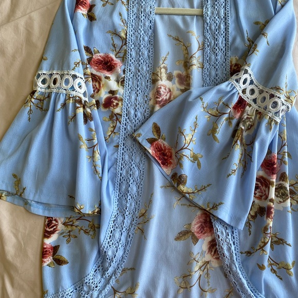 NWOT ~ LillyPosh Bell Sleeve Kimono - Picture 7 of 8